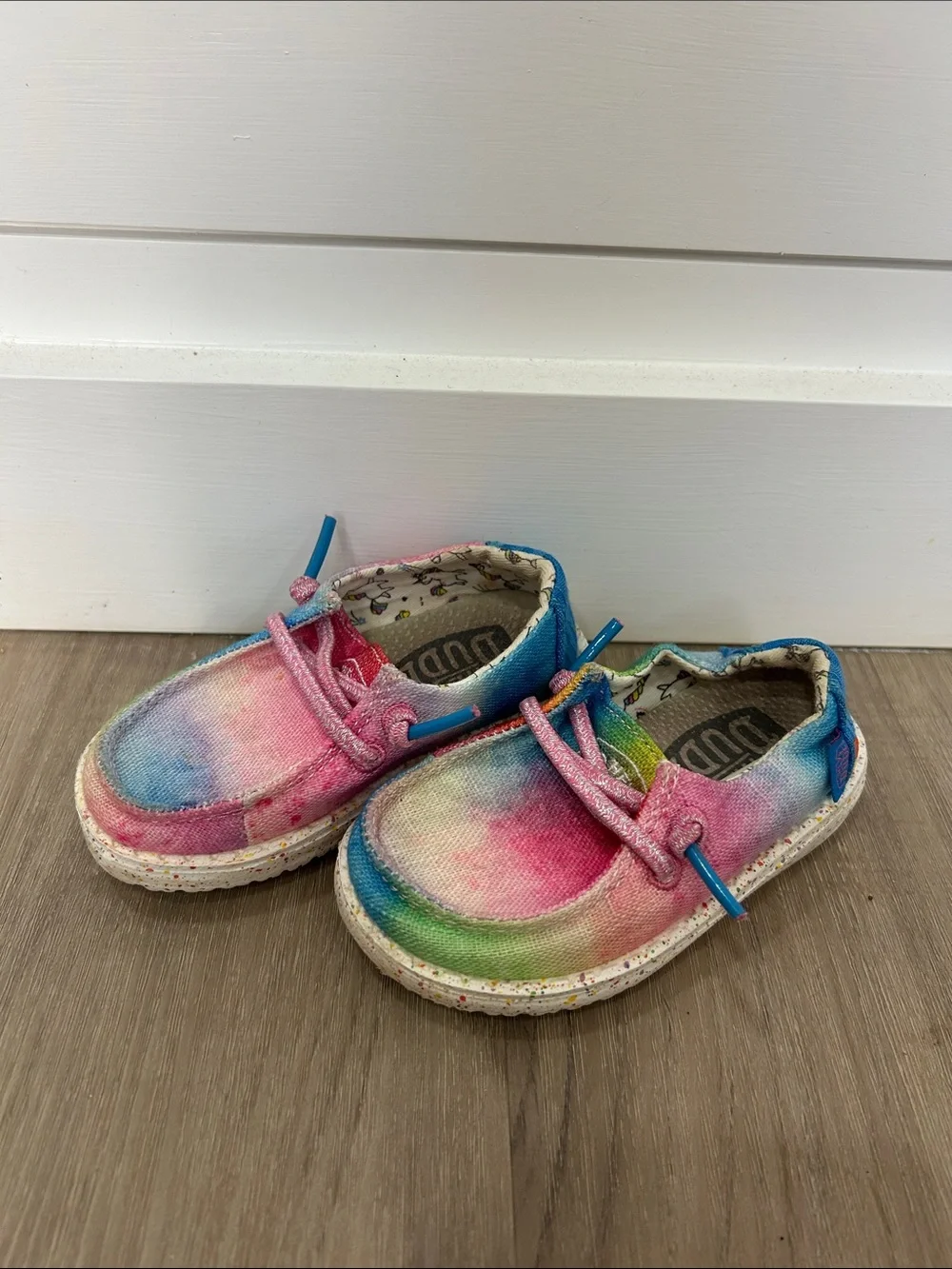 K5 (5T) Toddler Size Girls Rainbow Hey Dude Shoes